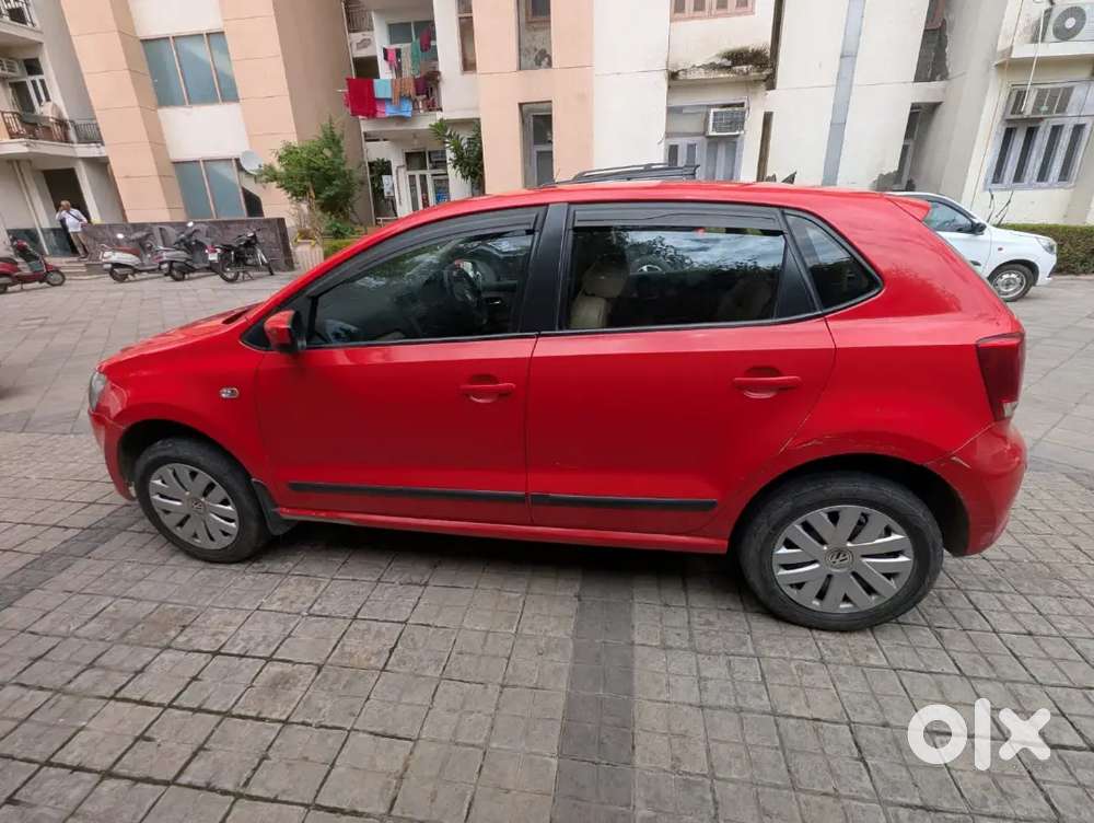 Red Colour Volkswagen Polo Comfortline 2014