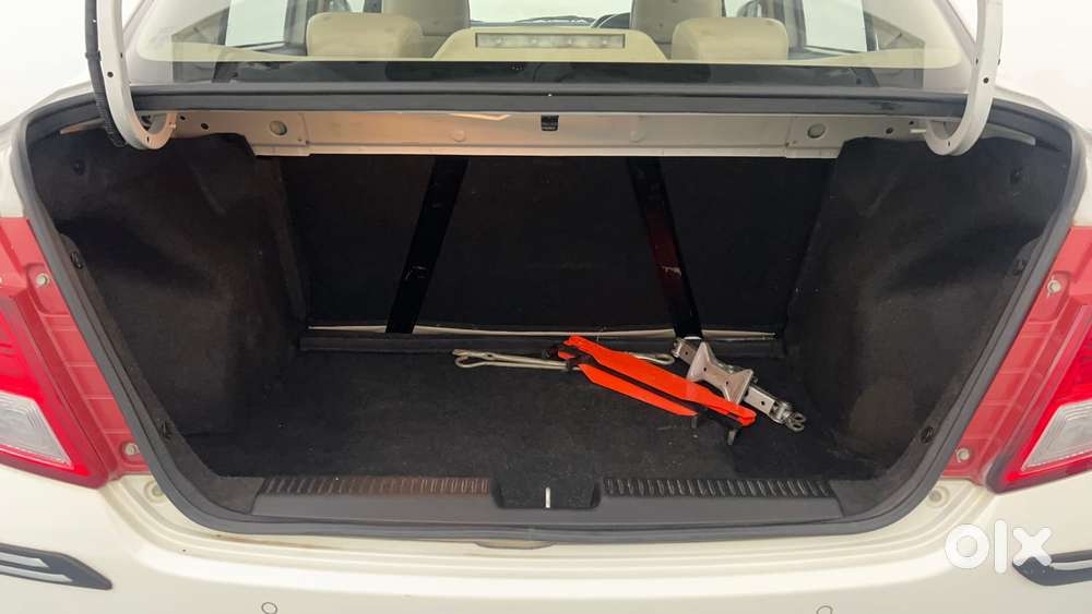 Maruti Suzuki Dzire Vxi Ags, 2022, Petrol