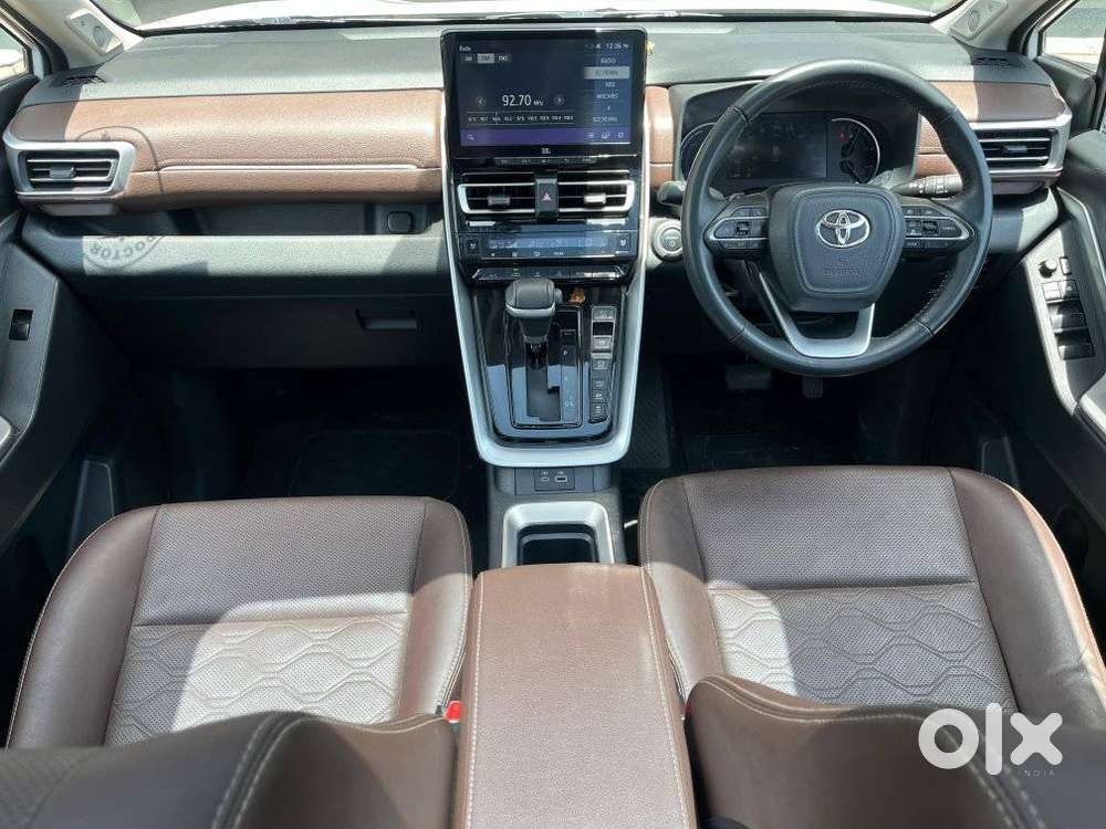 Toyota Innova Hycross 2.0 Zx (o) Hybrid 7 Str, 2023, Petrol