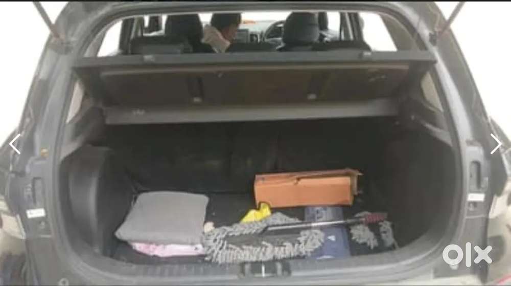 Hyundai Venue 2024 Petrol 13600 Km Driven