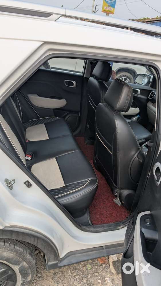 Hyundai Venue Petrol 2024