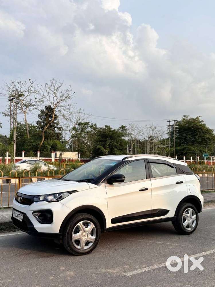 Tata Nexon 1.2 Revotron Xm (s), 2022, Petrol