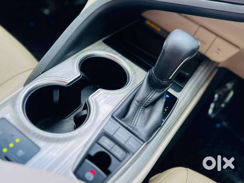 Toyota Camry Hybrid, 2019, Petrol