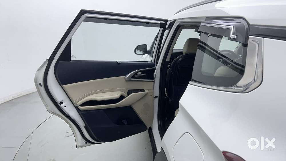 Kia Carens 1.5 Luxury Plus Turbo Dct 7 Str, 2023, Petrol