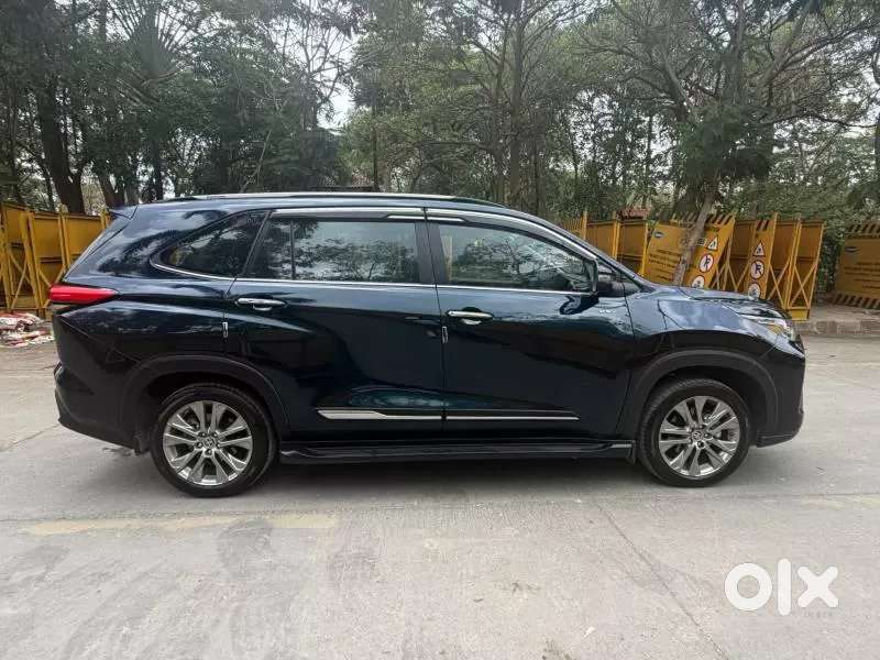 Toyota Innova Hycross 2.0 Zx (o) Hybrid 7 Str, 2026, Petrol