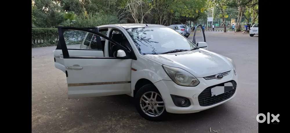 Ford Figo Zxi 2014 Petrol Well Maintained
