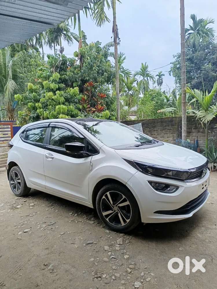 Altroz Zx Plus 1.2 Rtn Bs6 Car. Just 3 Years 6 Month Old.