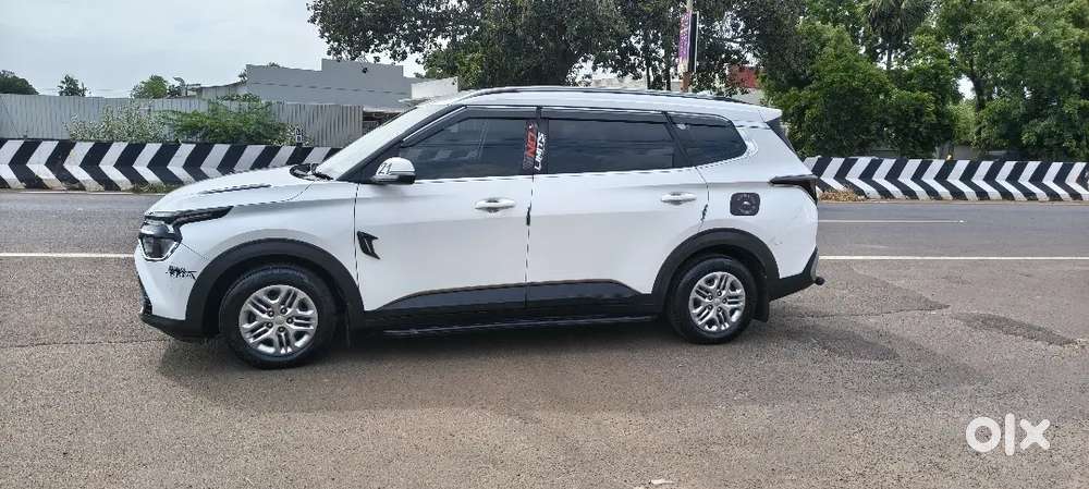 Kia Carens Prestige Petrol Manual 2023