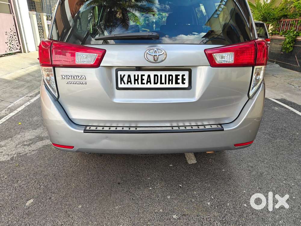 Toyota Innova Crysta 2.4 G Mt 7 Str, 2022, Diesel