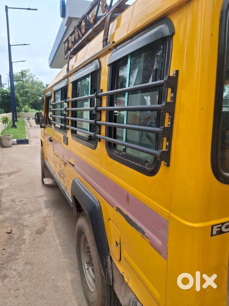 Force Toofan Trax Cruiser School Bus