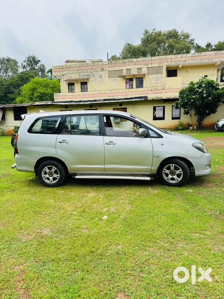 Toyota Innova 2010 Top Conditionluxury Interioralloy Wheels