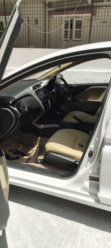 Honda City 1.5 V 5TH GEN i-VTEC MT, 2022, Petrol