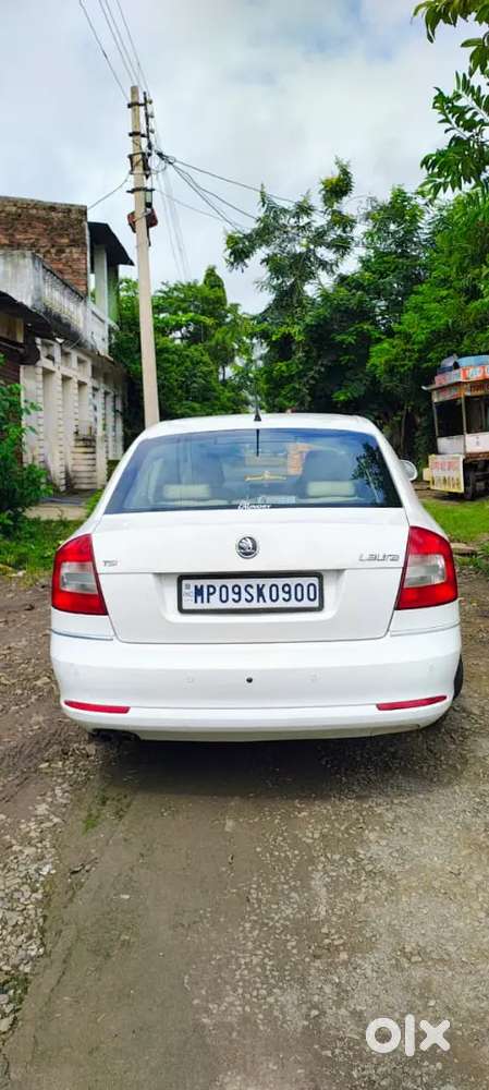Skoda Laura 2011 Petrol Well Maintained