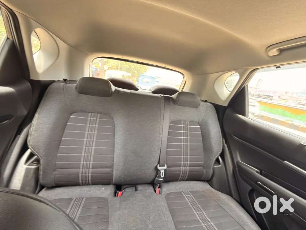 New Condition Kia Sonet Petrol Automatic Sale Urgent