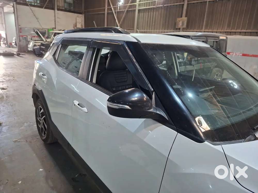 Mahindra Xuv 3xo 2025 Petrol 2500 Km Driven