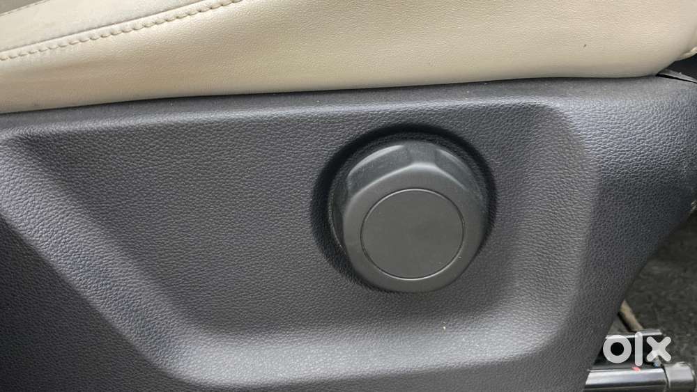 Mahindra Xuv700 2.0 Ax 7 Petrol At Str, 2021, Petrol