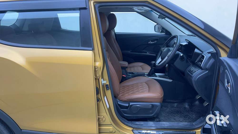 Mahindra Xuv300 Turbosport W8, 2023, Petrol