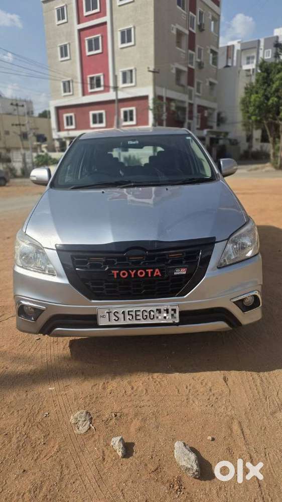 Toyota Innova 2.5 V 8 Str, 2015, Diesel