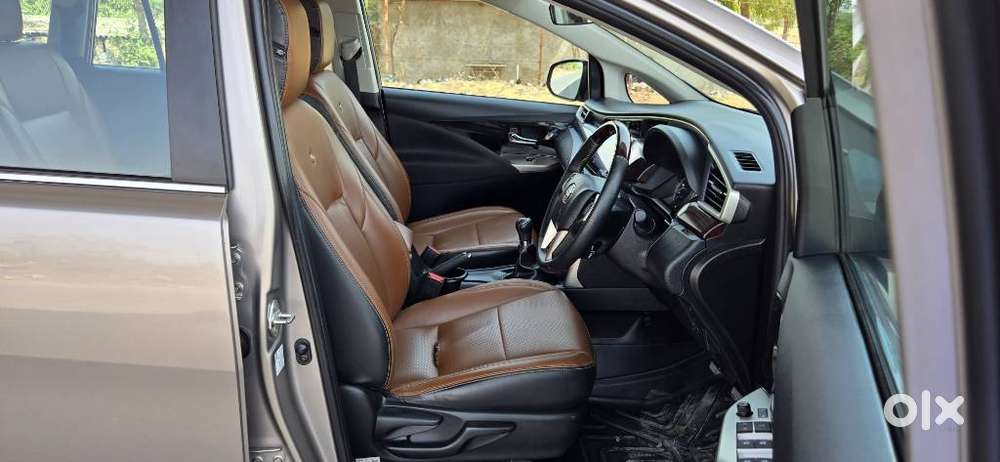 Toyota Innova Crysta [2020-ongoing] 2.4 Vx 8 Str, 2023
