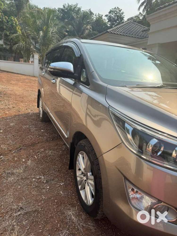 Toyota Innova Crysta 2.8z Automatic, 2016, Diesel