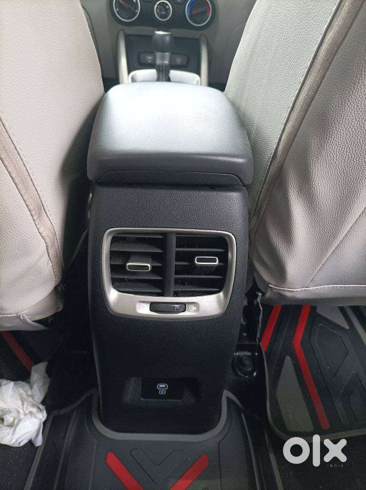 Hyundai Venue 1.0 S (o) Turbo Dct, 2024, Petrol