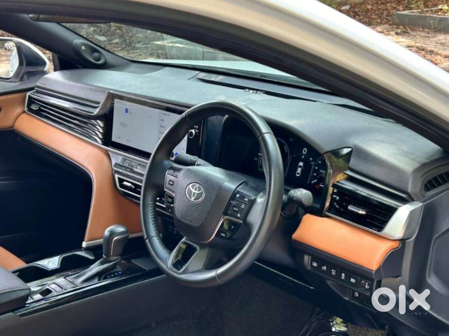 Toyota Camry Hybrid, 2025, Petrol