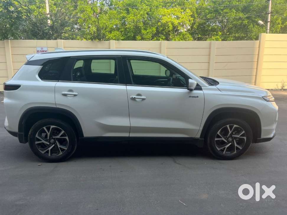 Toyota Urban Cruiser Hyryder 1.5 V Hybrid, 2023, Petrol