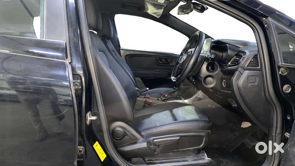 Tata Altroz 1.2 Xza Plus Dark Edition Dct, 2022, Petrol