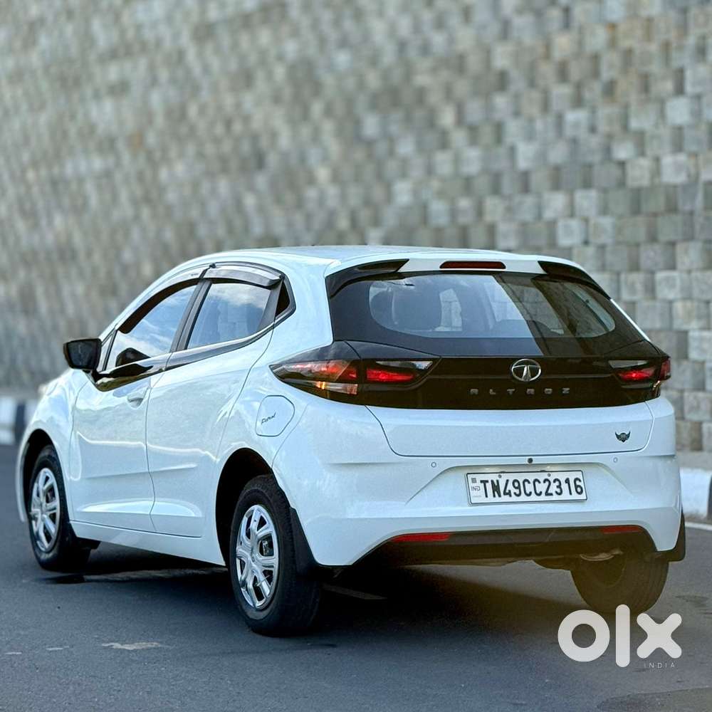 Tata Altroz 1.2 Xe, 2020, Petrol