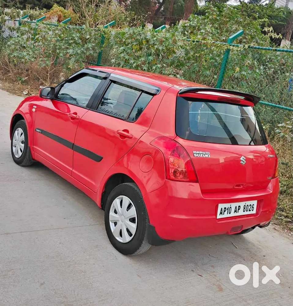 Maruti Suzuki Swift 1.2 Glory 2012