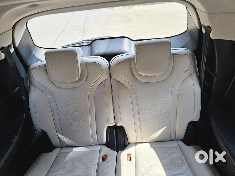 Mahindra Xuv700 Ax7l