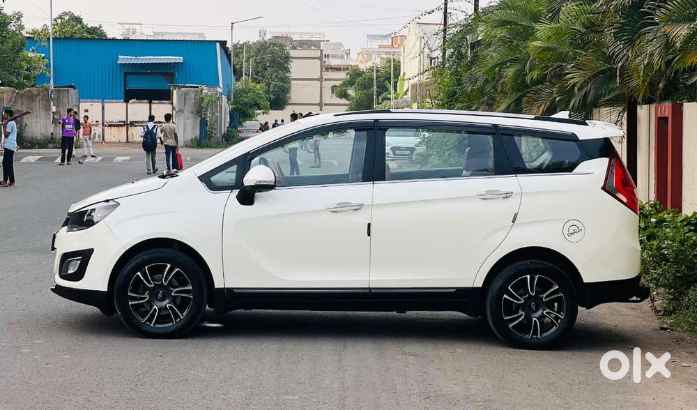 Mahindra Marazzo