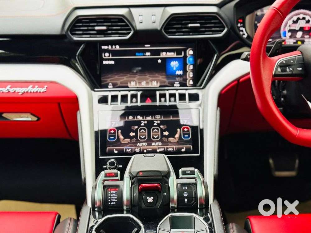 Lamborghini Urus V8, 2021, Petrol
