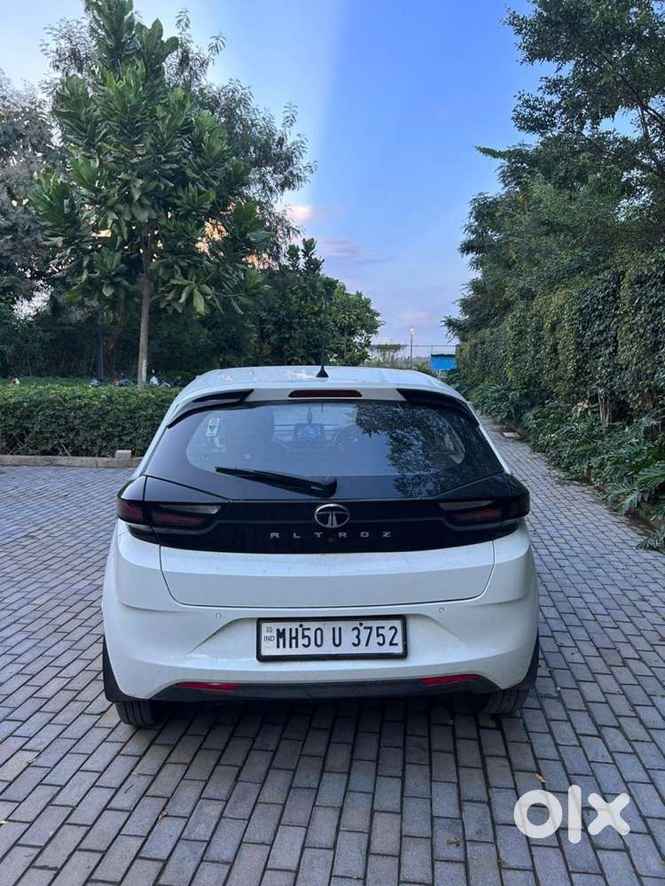 Tata Altroz Xz Icng 2024