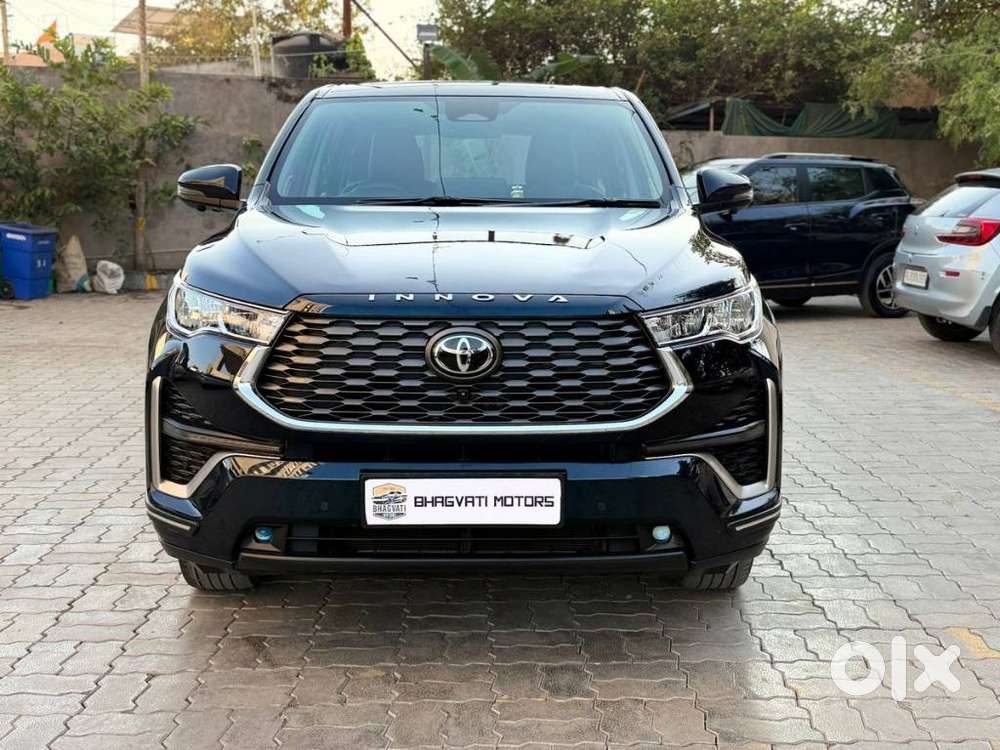 Toyota Innova Hycross, 2023, Petrol