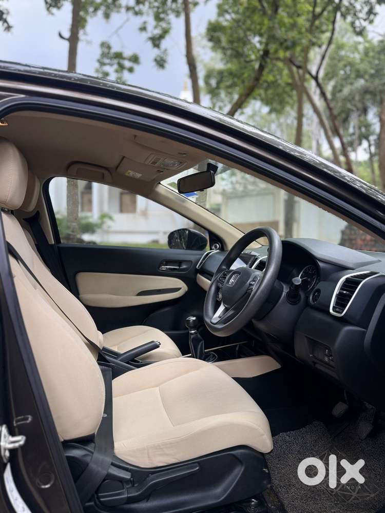 Honda City 1.5 V 5th Gen I-vtec Mt, 2022, Petrol