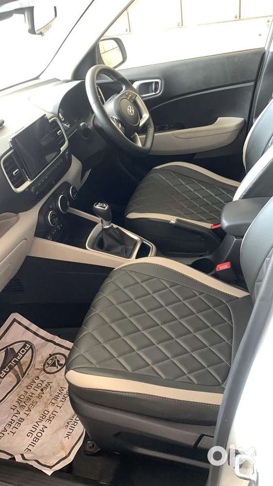 Hyundai Venue 2023 Petrol 11000 Km Driven