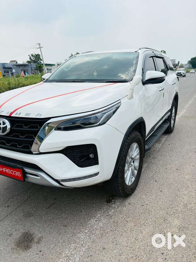 Toyota Fortuner Diesel 4x4 2024 New Tyre New Inursance Showroom Car