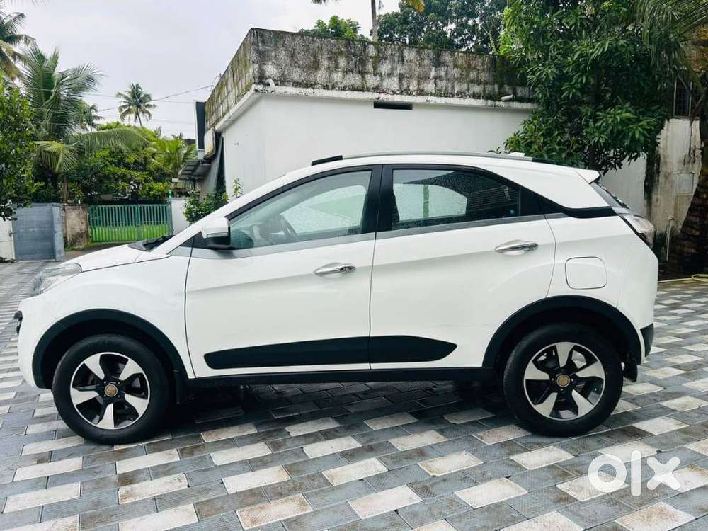 Tata Nexon 1.5 Revotorq Xz Plus Dual Tone, 2018, Petrol