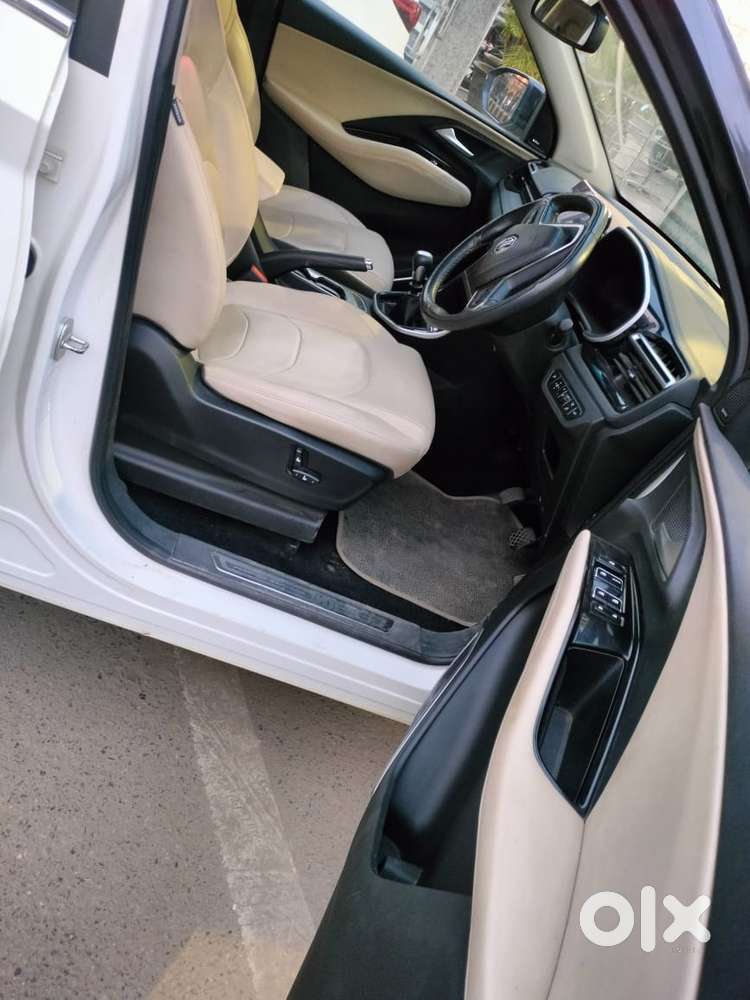 Mg Hector Sharp Pro 1.5 Turbo Mt Dual Tone, 2024, Petrol