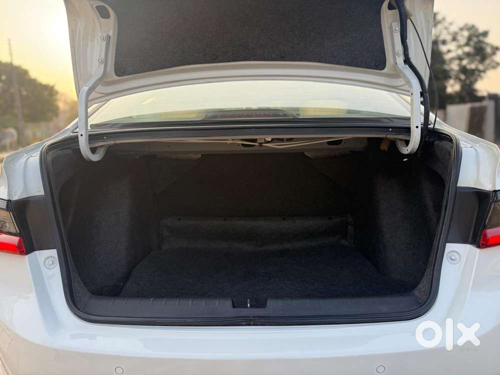 Honda City Zx Petrol Mt, 2020, Petrol