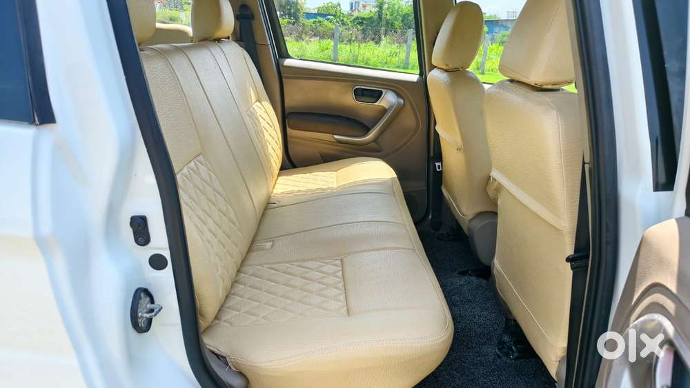 Mahindra Tuv 300 T10, 2019, Diesel