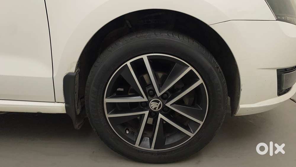 Skoda Rapid 1.6 Mpi At Style, 2019, Petrol