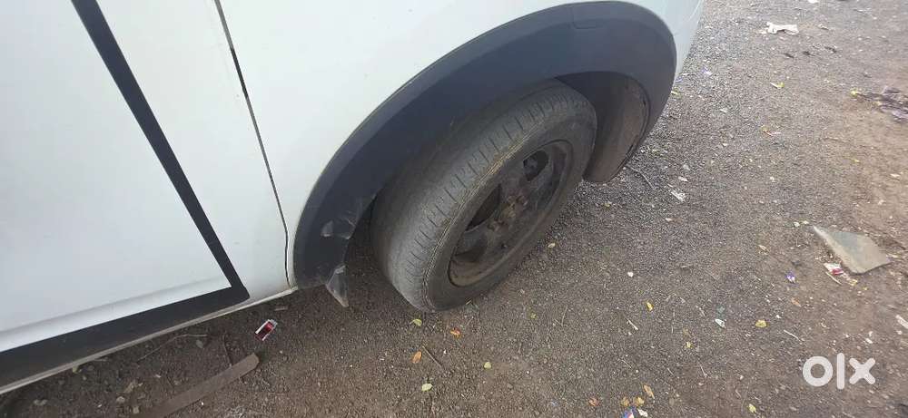 Good Condition Car  Tyre  Low 2