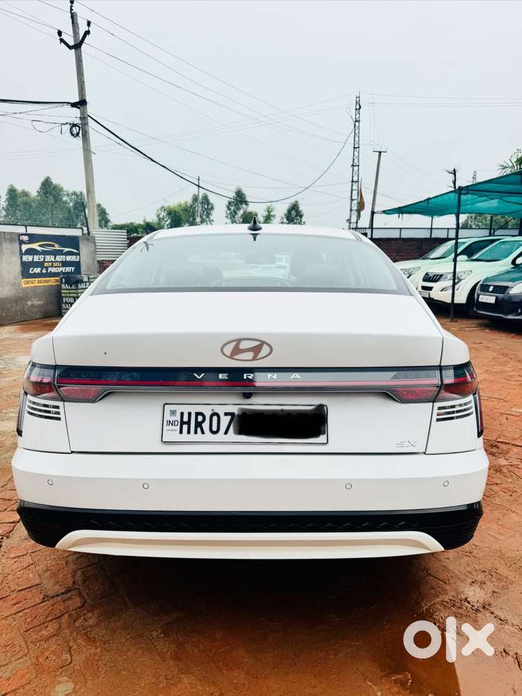 Hyundai Verna 1.5 Sx Petrol Mt, 2024, Petrol