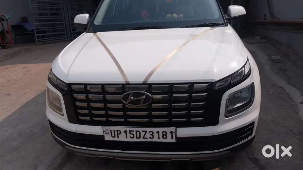 Hyundai Venue 2023 Petrol Well Maintained