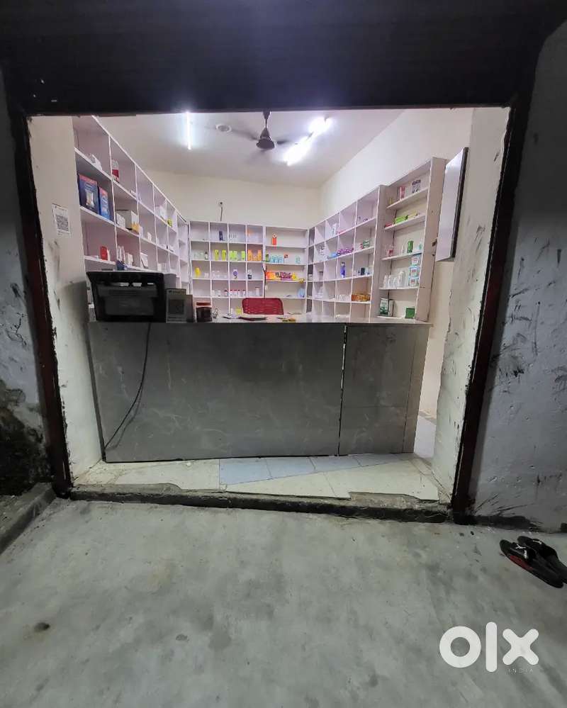 Sale krna dukan ka furniture