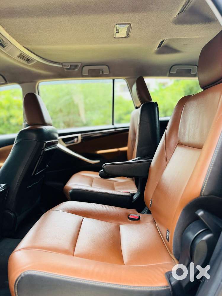 Toyota Innova Crysta 2.8z Automatic, 2017, Diesel