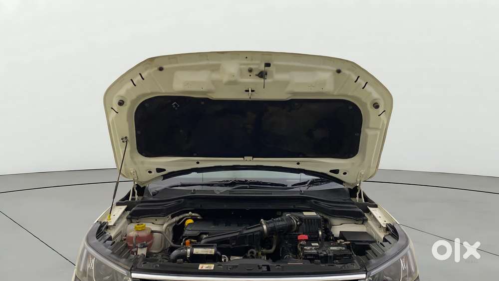 Mahindra Xuv300 1.2 W8 (o) Amt Petrol, 2021, Petrol