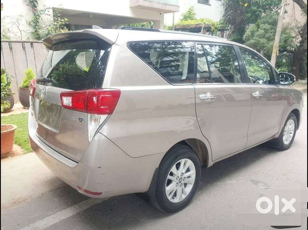 Toyota Innova Crysta 2.4 V, 2016, Diesel